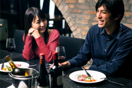 Dining-couple